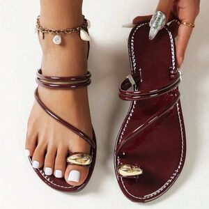 NEW! Verdusa burgundy patent faux leather flat strappy sandals. Size 8